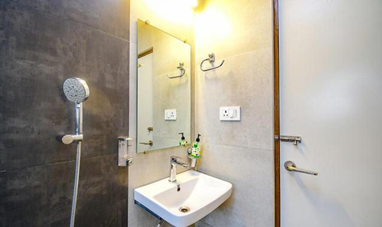 Fabhotel Stay Inn International - Nr Sealdah Station 콜카타 외부 사진